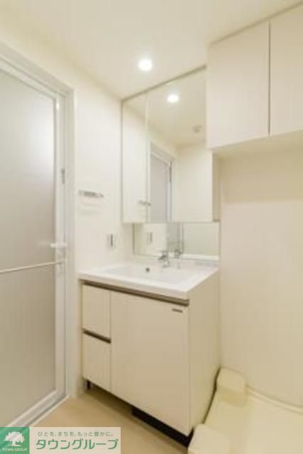 洗面設備　※写真は同タイプ住戸です。