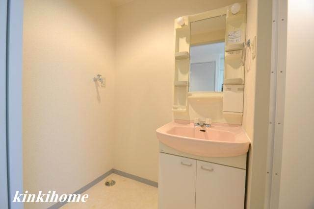 洗面設備　写真は別のお部屋です。現況を優先ください。