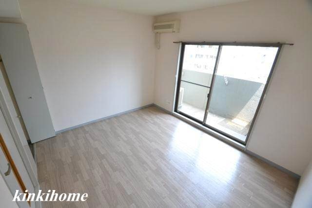 居室・リビング　写真は別のお部屋です。現況を優先ください。