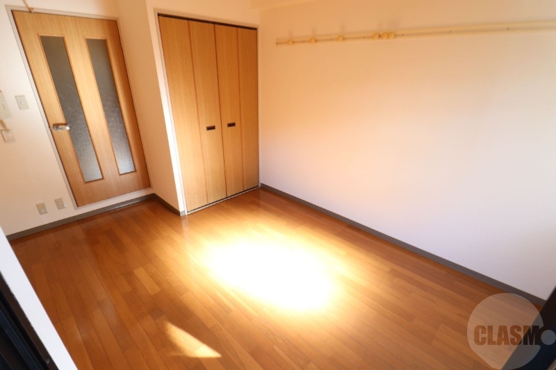 居室・リビング　６．３帖の洋室です