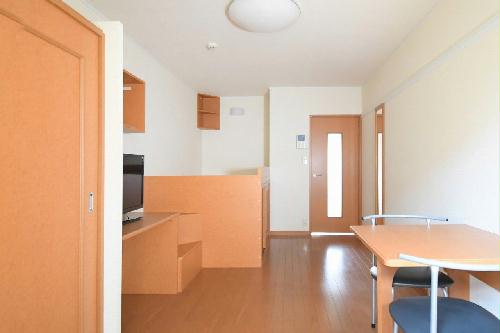 居室・リビング　現況優先。設備は現地と異なる可能性があります。