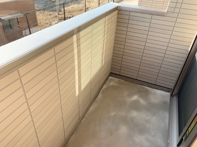 バルコニー　※同型タイプの室内写真です。
