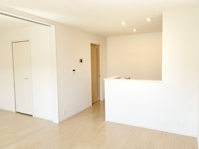 居室・リビング　※同型タイプの室内写真です。