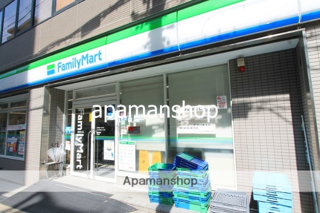 コンビニ　ファミリーマート（コンビニ）まで35m