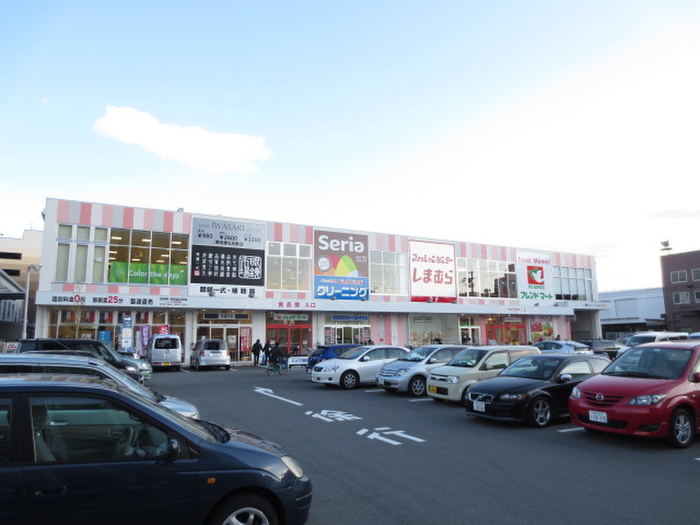 ショッピングセンター　しまむら（ショッピングセンター）まで285m