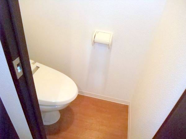 トイレ　ウォシュレット完備しています♪