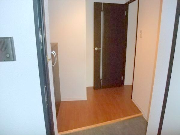 玄関　広々とした玄関です♪