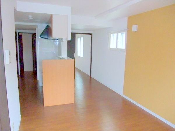 居室・リビング　広々リビングです♪