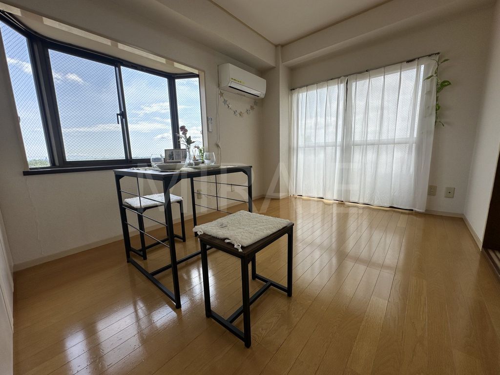 居室・リビング　別号室参考写真