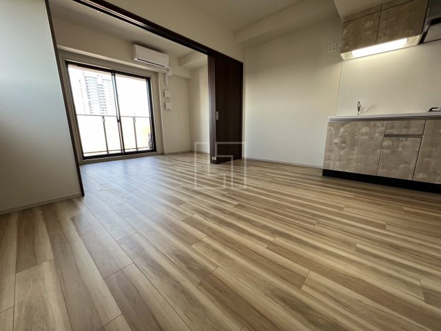 居室・リビング　Splendide NAMBAIII　ダイニングキッチン