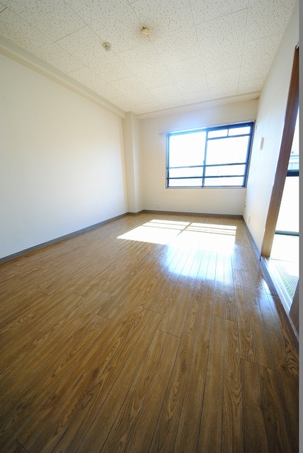 居室・リビング　写真は３０３号室