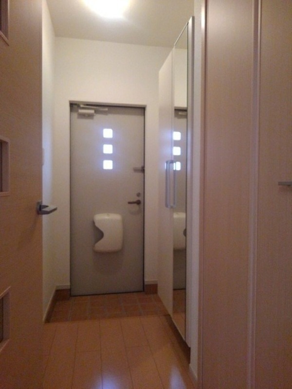 玄関　図面と現状に相違がある場合には現状を優先