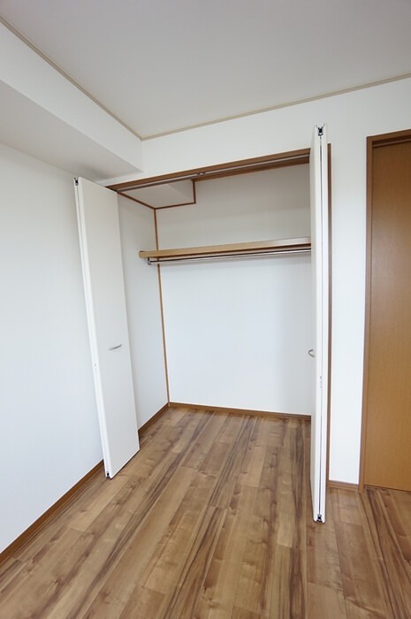 収納　※別部屋（間取り反転）の画像となります