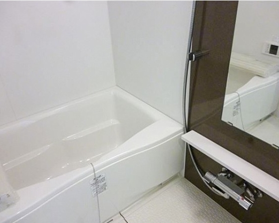 バス・シャワールーム　☆追い焚き機能付き☆