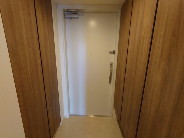 玄関　※写真は同タイプ住戸です。