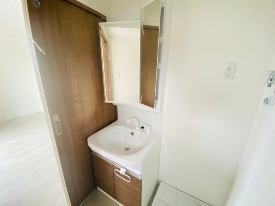 洗面設備　※別部屋の写真です
