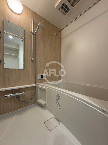 バス・シャワールーム　コンフォリア・リヴ北浜高麗橋　浴室