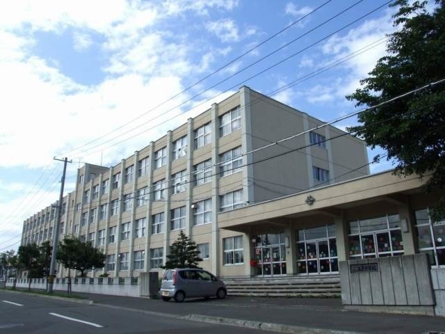 中学校　札幌市立太平中学校（中学校）まで1215m