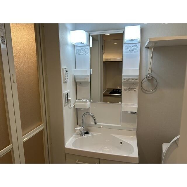 洗面設備　コンパクトで使いやすい洗面所