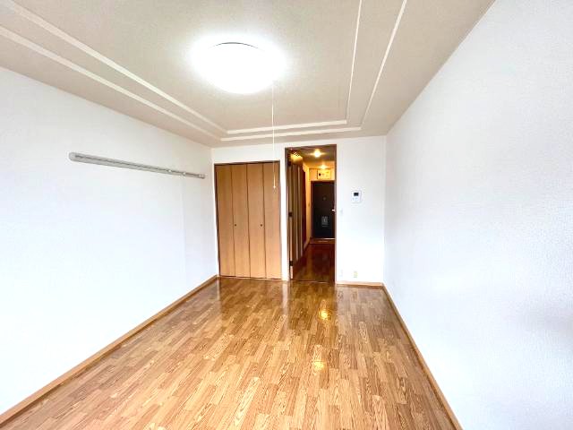 居室・リビング　室内