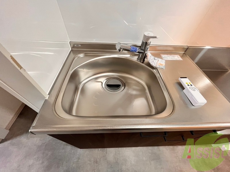 洗面設備　洗面台はありませんのでこちらのシンクをご利用ください。