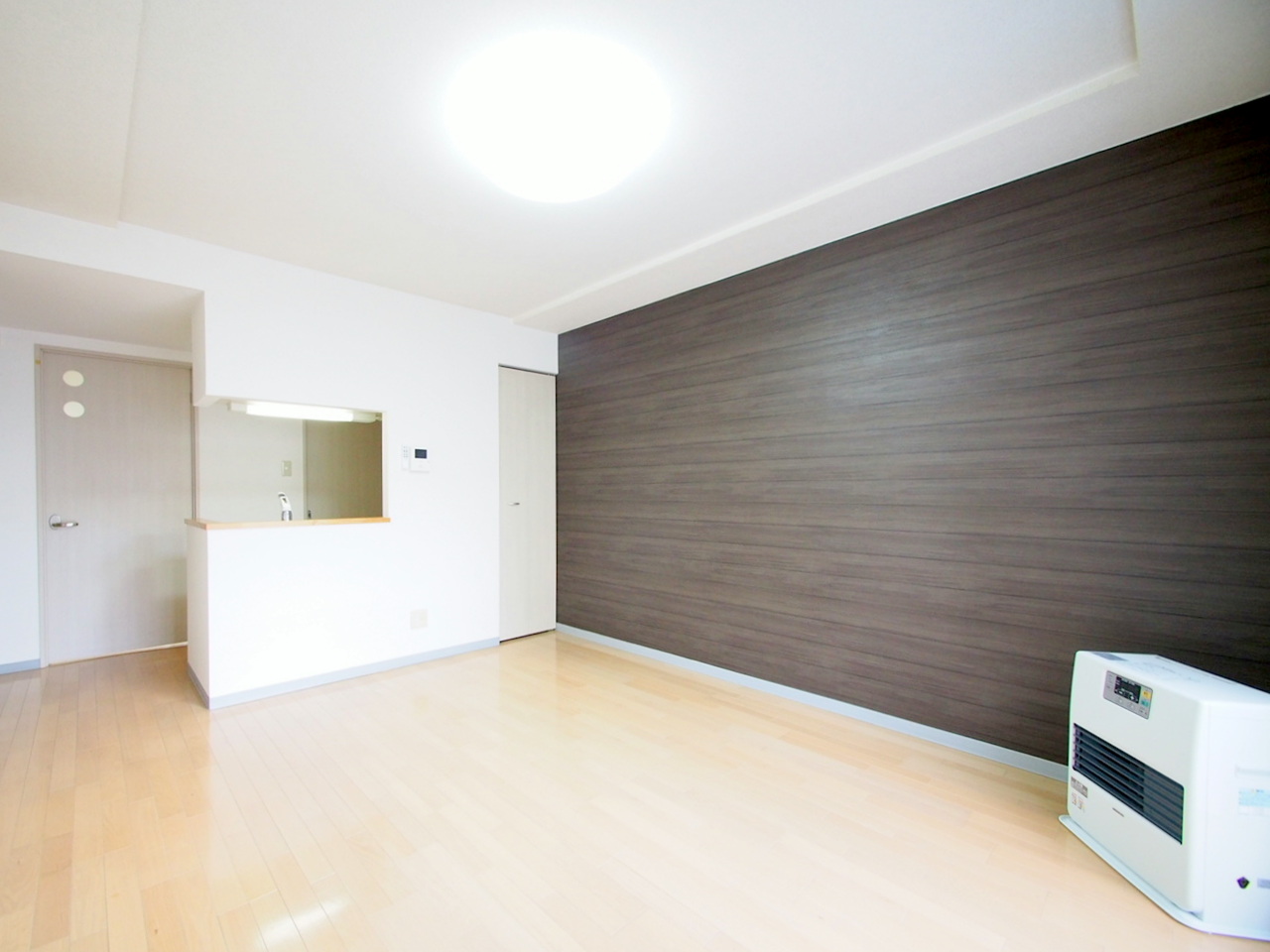 居室・リビング　広々リビングです♪