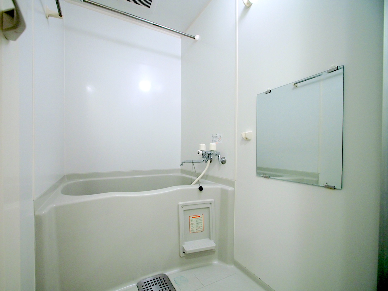 バス・シャワールーム　広々タイプのお風呂です♪