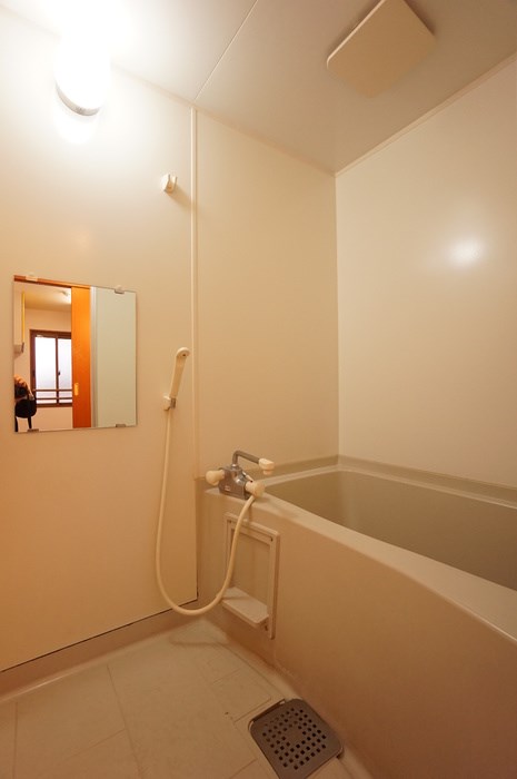 バス・シャワールーム　バス・トイレ別です！