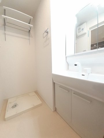 洗面設備　使いやすい洗面所です