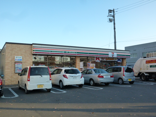 コンビニ　セブンイレブン 土浦港町1丁目店（コンビニ）まで570m