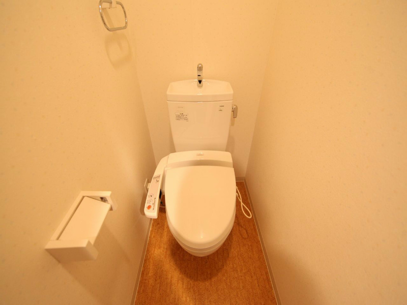 トイレ　温水洗浄暖房便座付トイレ