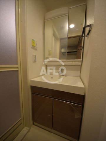 洗面設備　ジアコスモ難波南　独立洗面台