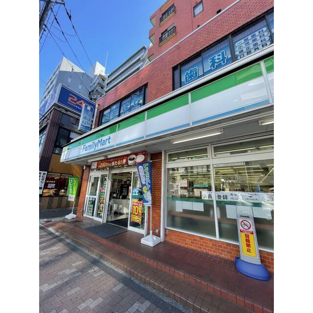 コンビニ　ファミリーマート墨田菊川駅前店（コンビニ）まで100m