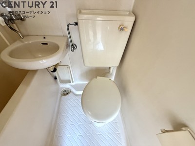 トイレ　浴室内にトイレがあります！