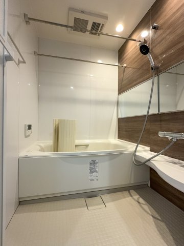 バス・シャワールーム　別タイプのお部屋の写真です