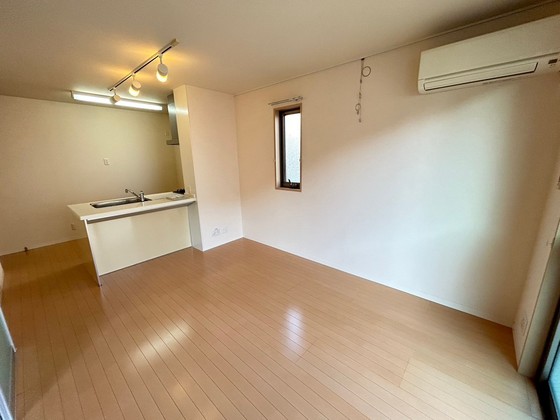 居室・リビング　※別部屋の写真です