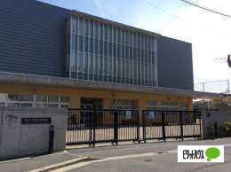 中学校　目黒区立目黒中央中学校（中学校）まで805m