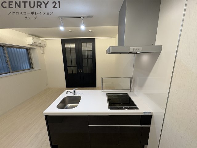 キッチン　二口IHコンロ付のキッチンです♪