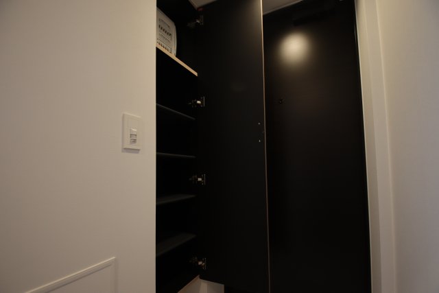 収納　※別部屋の参考写真です