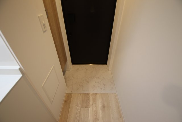 玄関　※別部屋の参考写真です