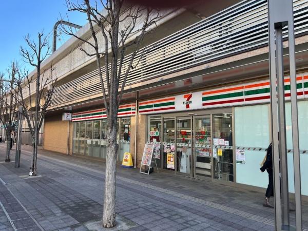 コンビニ　セブンイレブン小田急経堂テラスガーデン店（コンビニ）まで435m