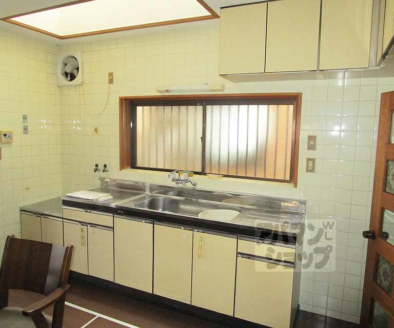 キッチン　室内の写真です。