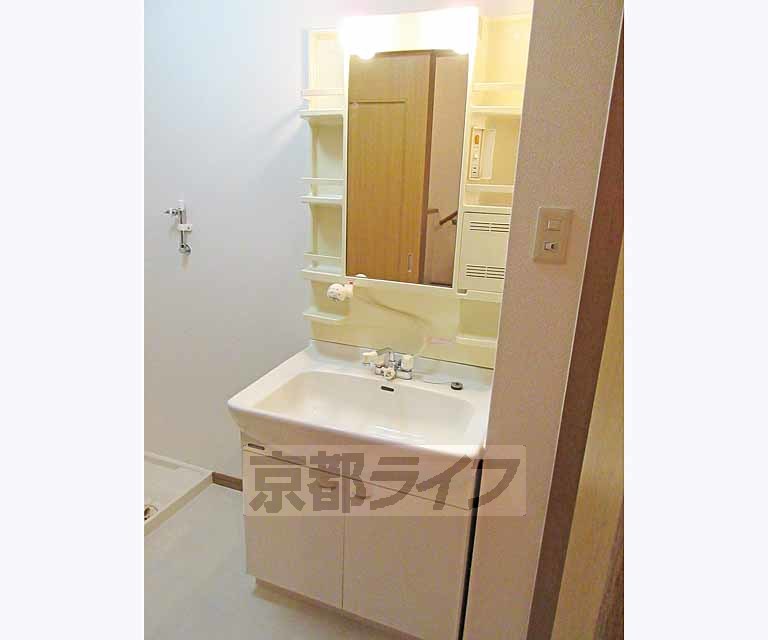 洗面設備　収納多いです～！