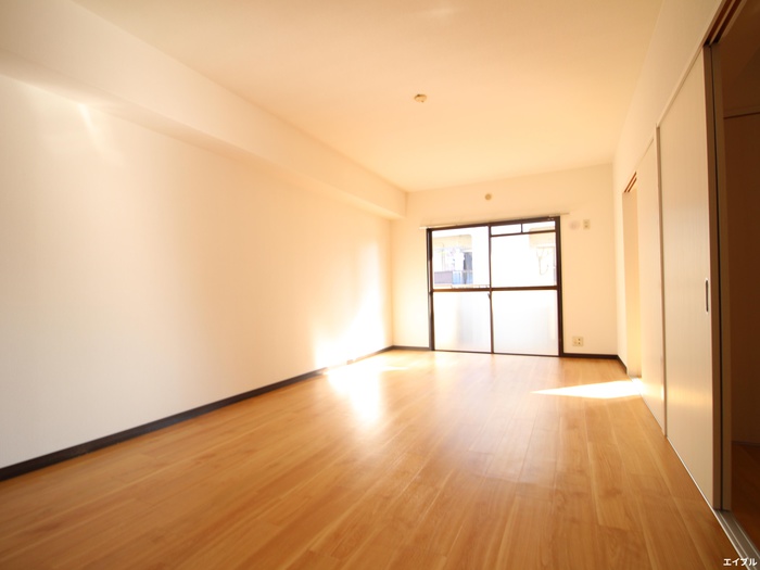 居室・リビング　反転タイプの別のお部屋になります