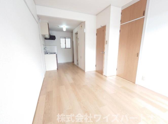 居室・リビング　※別号室の為、現状優先