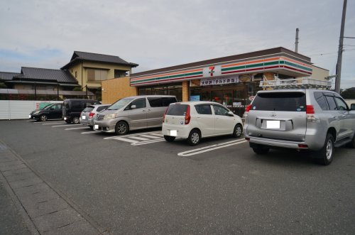 コンビニ　セブンイレブン十王友部店（コンビニ）まで520m