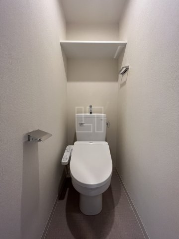 トイレ　プレサンス難波フィールド　温水洗浄便座