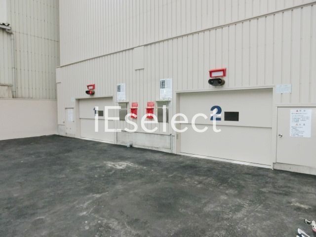 駐車場　敷地内駐車場（サイズお問合せ下さい）