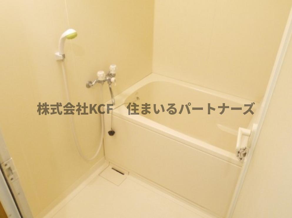 バス・シャワールーム　コンパクトで使いやすいお風呂です