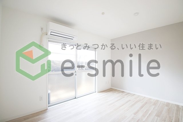 居室・リビング　こちらの居間で趣味の時間をお楽しみください
